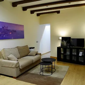 https://apartamento-el-arco-con-parking-gratuito.besthotelstoledo.com